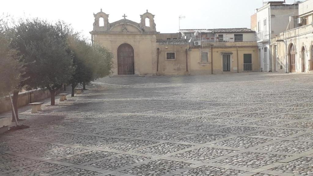 Villa La Casa In Piazza à Noto Extérieur photo
